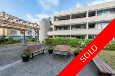 South Surrey Condo for sale: Parkview Place 2 bedroom 855 sq.ft. (Listed 2016-09-07)